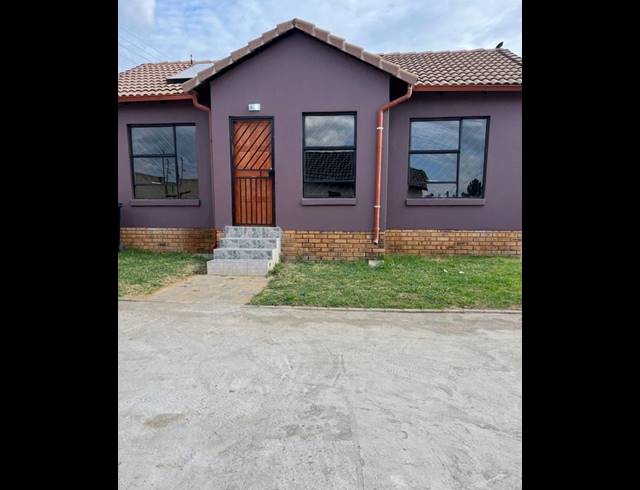 3 BEDROOM HOUSE FOR SALE IN BLOUBOSRAND